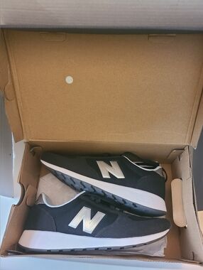 New Balance 215 Classics Shoes Black Low Top Women's Size 9.5 (WS215BS) New